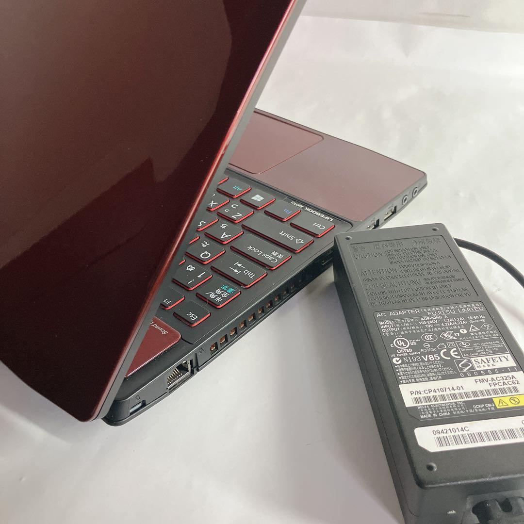富士通 ノートPC Corei7 SSD512GB 8GB Win11