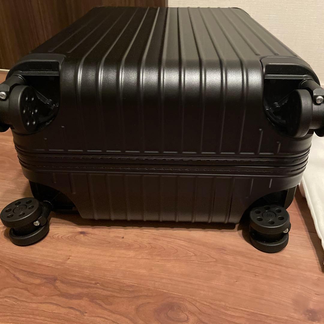 【新品】RIMOWAリモワEssential CABIN 36L