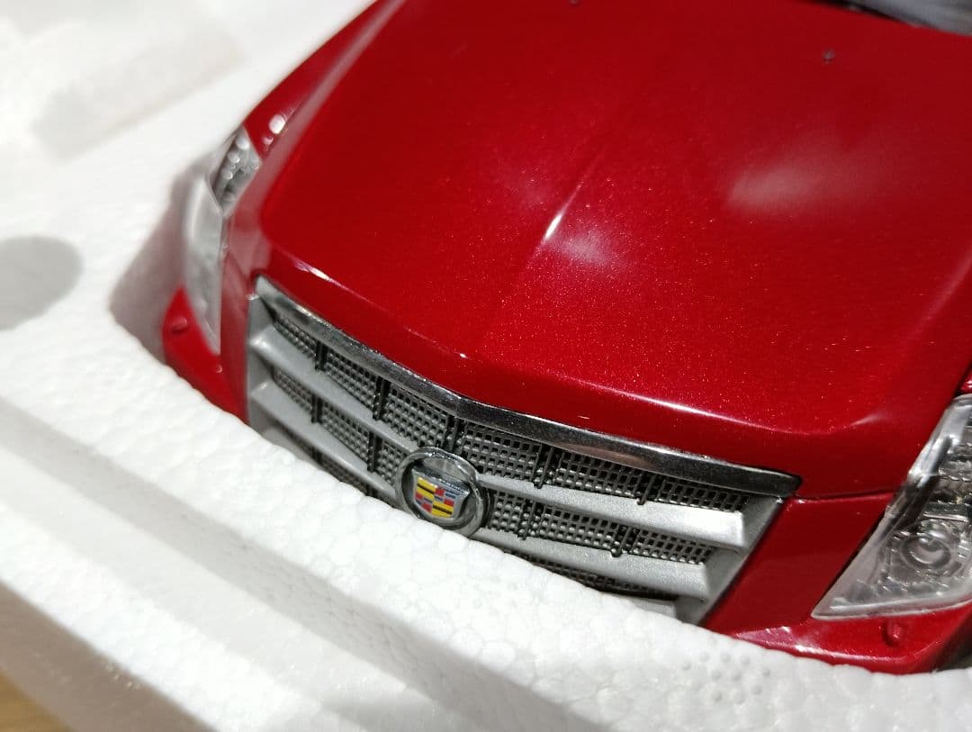 1/18 キャデラック　CTS　セダン　ディーラー品　ミニカー　レッド