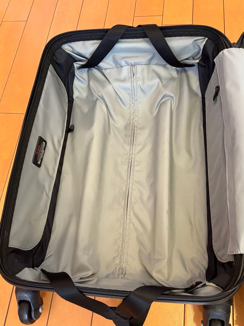 訳アリ　TUMI トゥミ　機内持ち込みキャリーバッグ　28020SL V