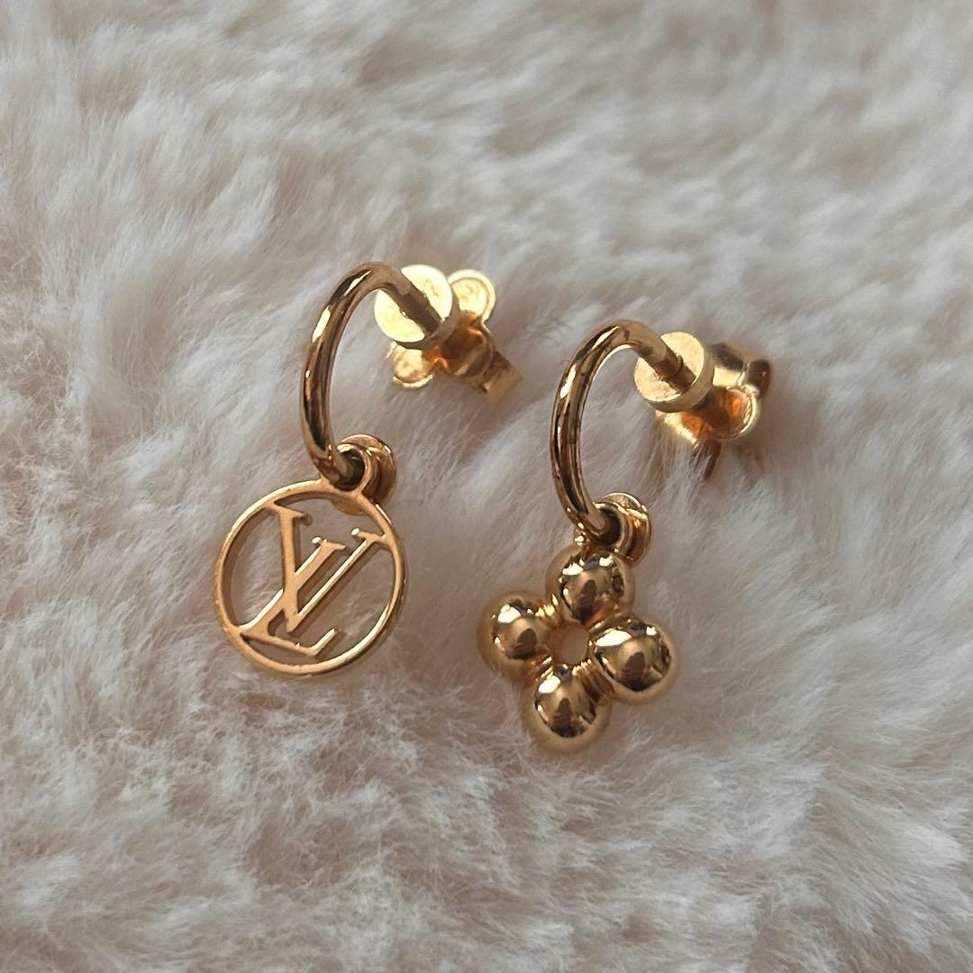 ルイヴィトン　ピアスブックルドレイユ　ブルーミング LV フラワー