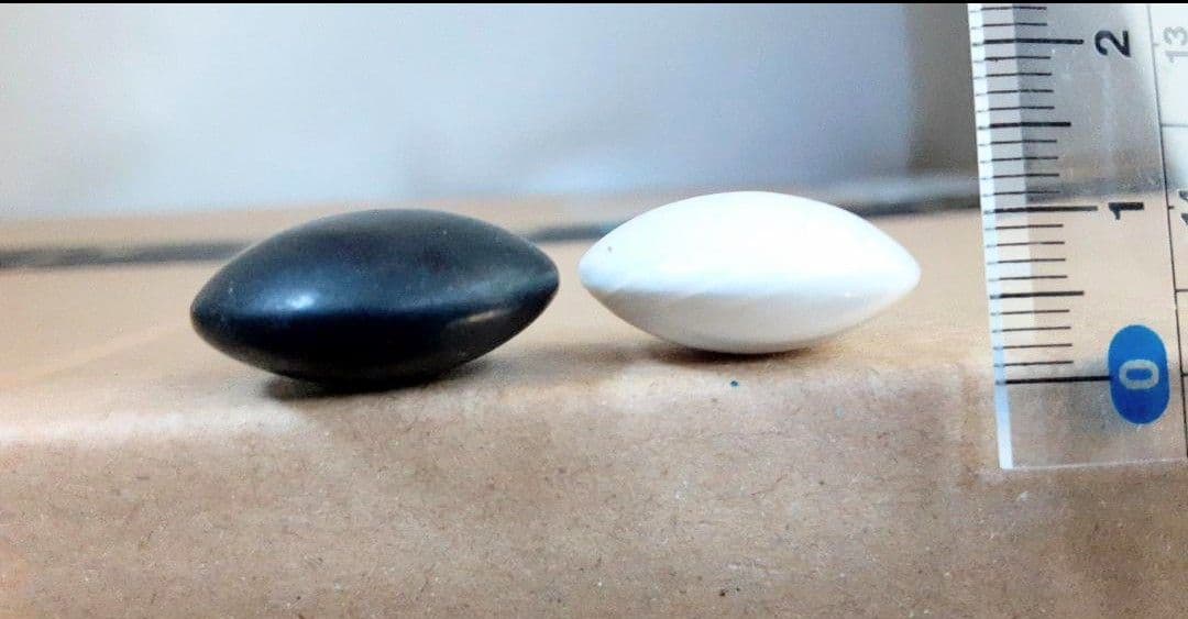 碁盤　碁石　囲碁　本榧