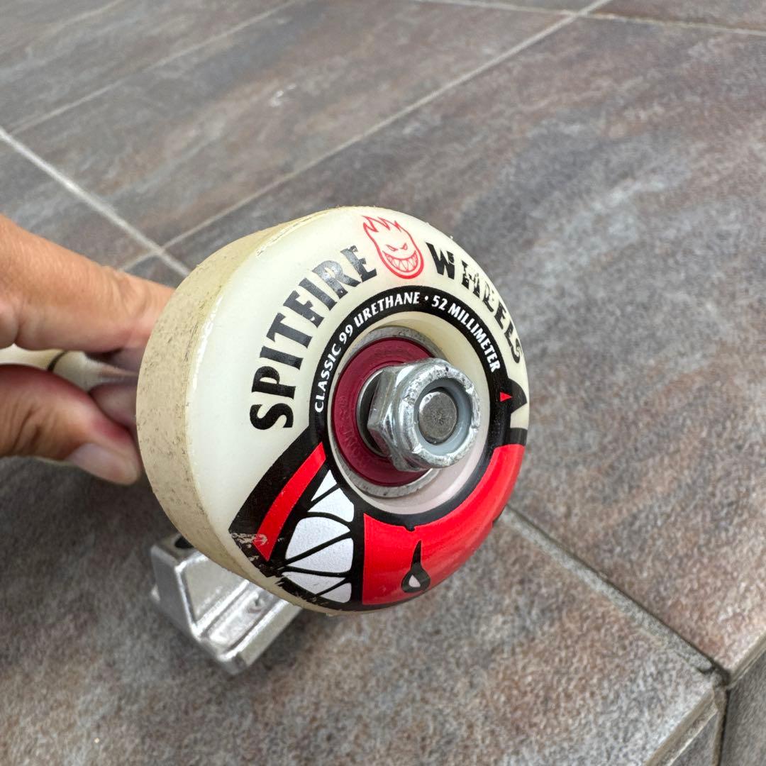 美品 INDEPENDENTトラック 139 MID スピットファイヤ ウィール