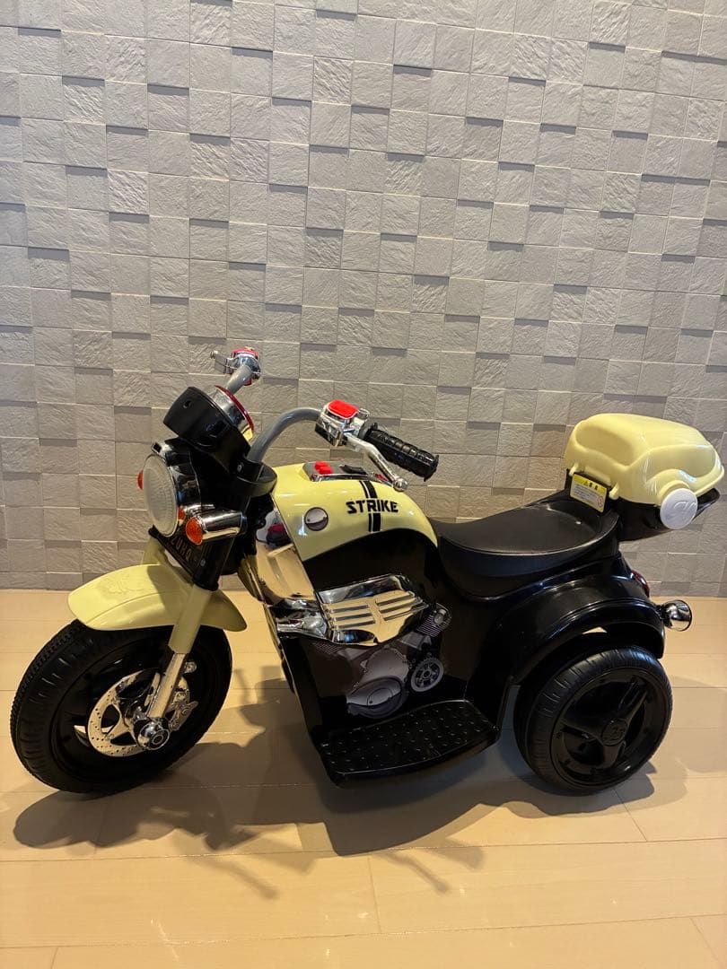 AMG バイクと車のセット LEDライト付き