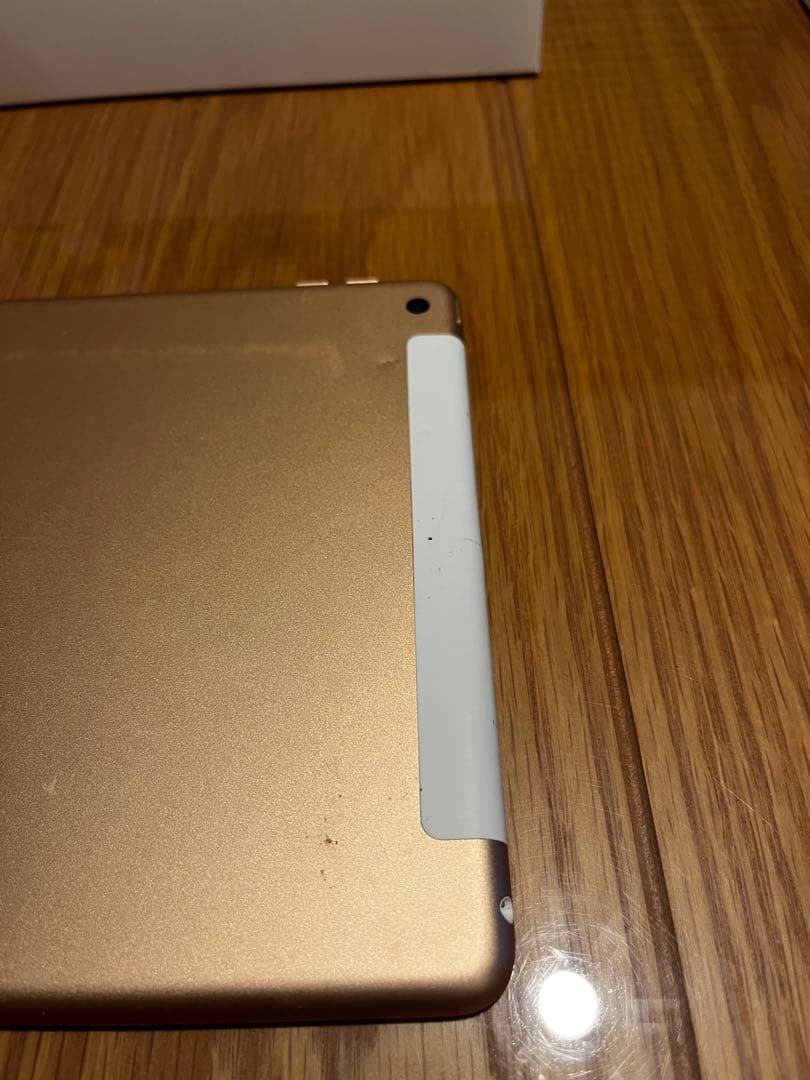 【ジャンク】iPad 第7世代　本体 ゴールド　A2198