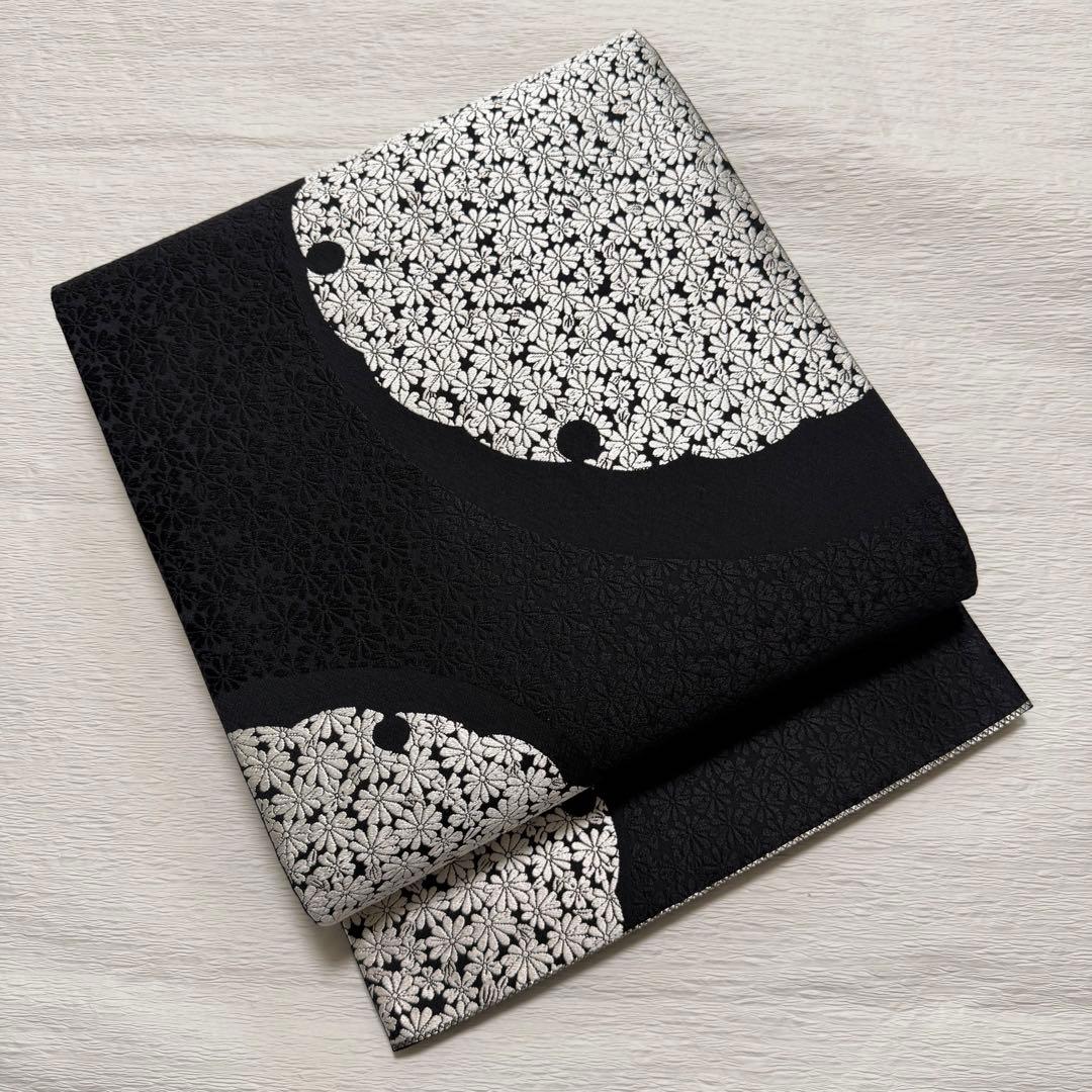 m-47 雪輪 菊 正絹 袋帯 黒地 極美品