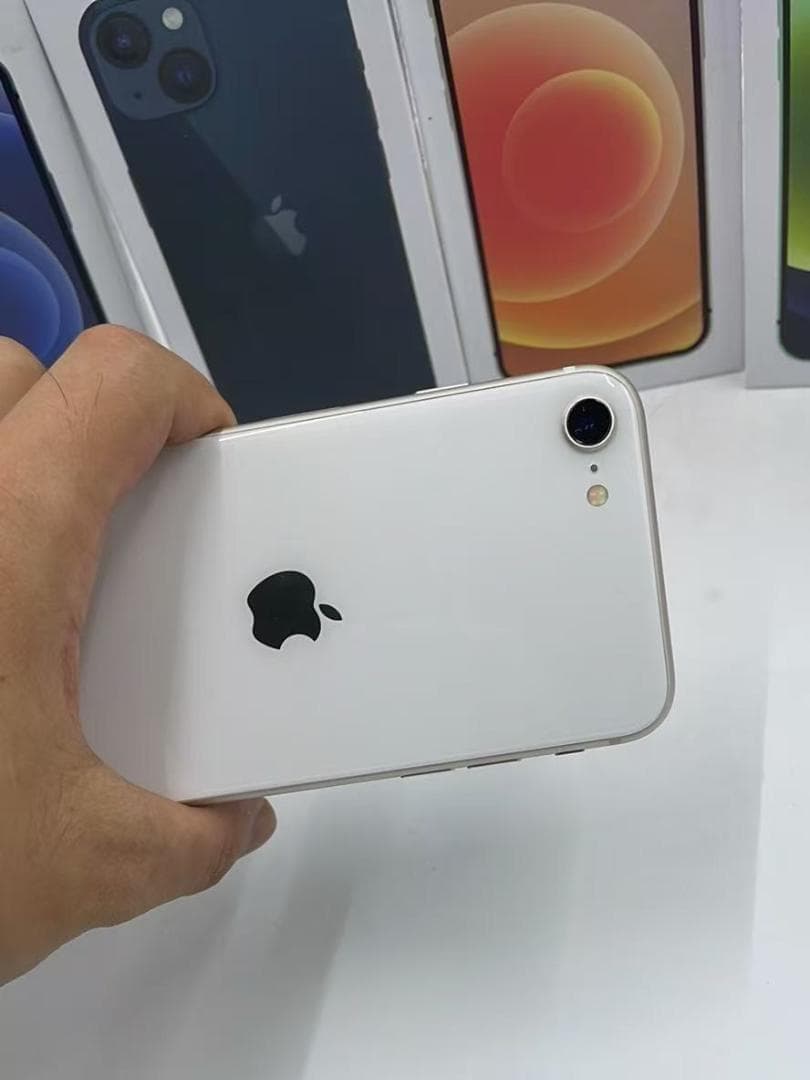 【超美品／バッテリー100%】 iPhone SE2 256GB 白色 フリー