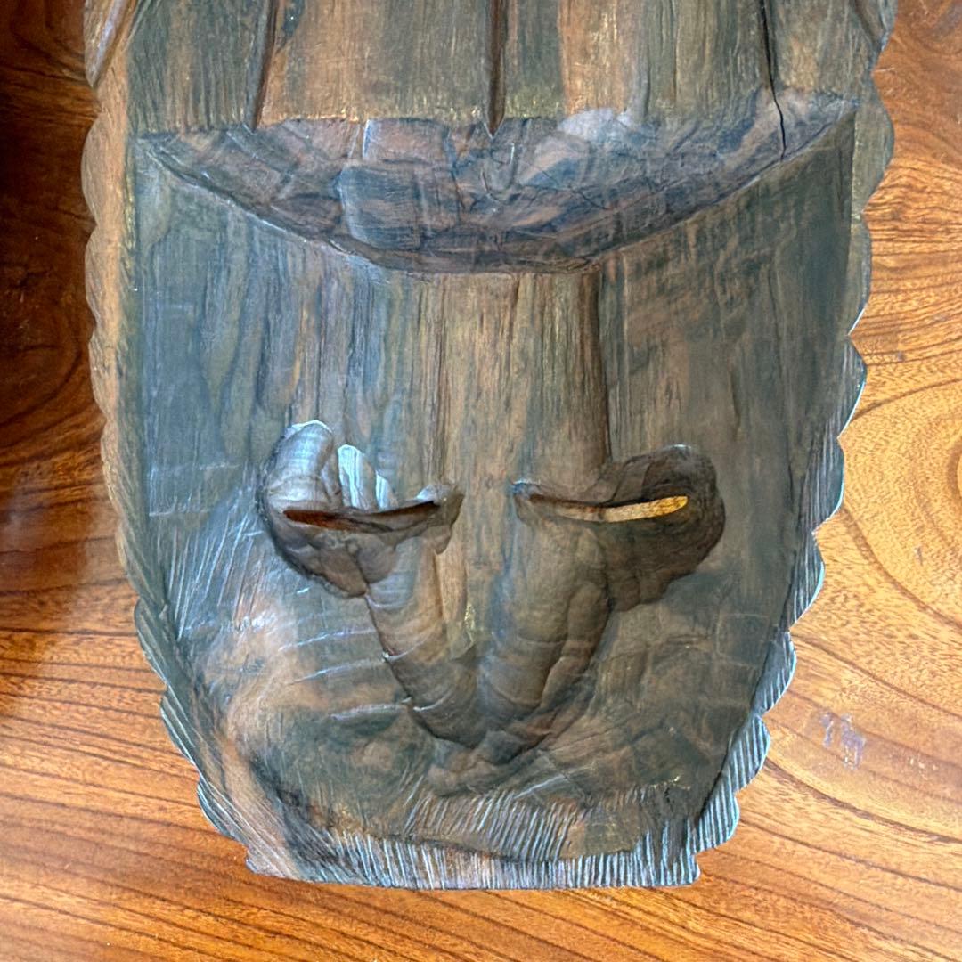 ナイジェリア　木製アフリカンマスク ダークブラウン彫刻作品　2対