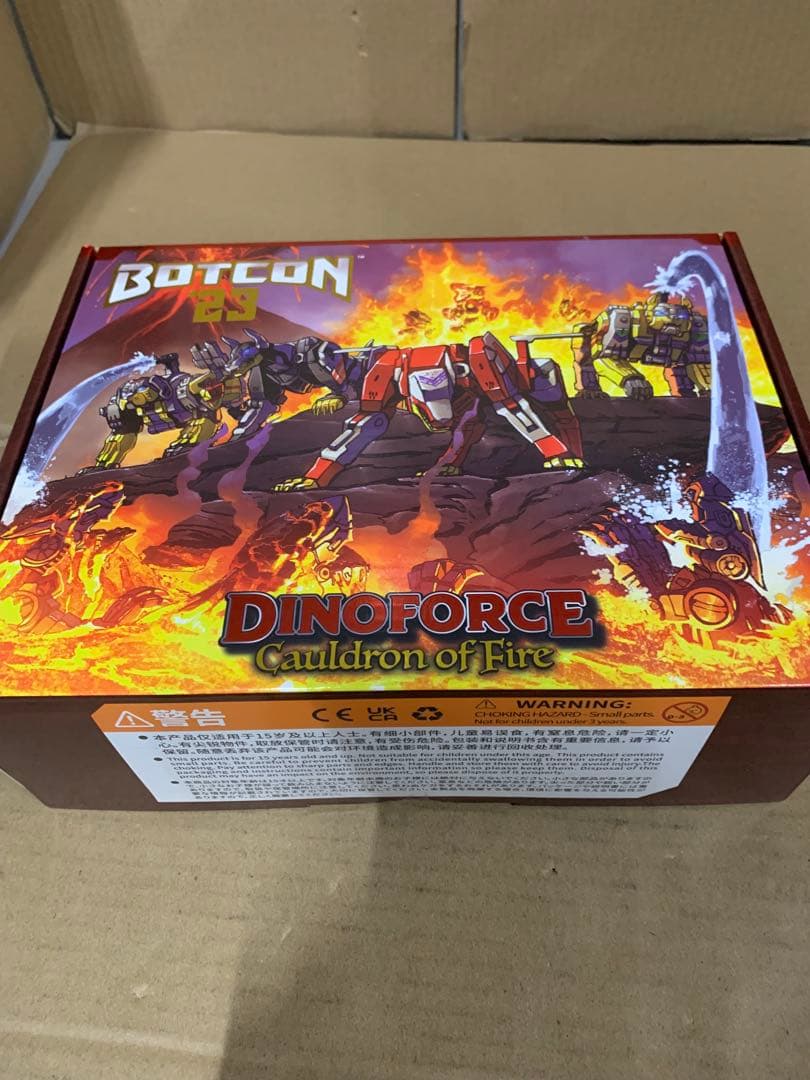 BOTCON限定品「犬の四体セット」変形おもちゃ 四体のロボットは合体可能