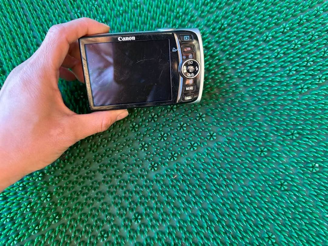 Canon IXUS コンパクトデジタルカメラ シルバー