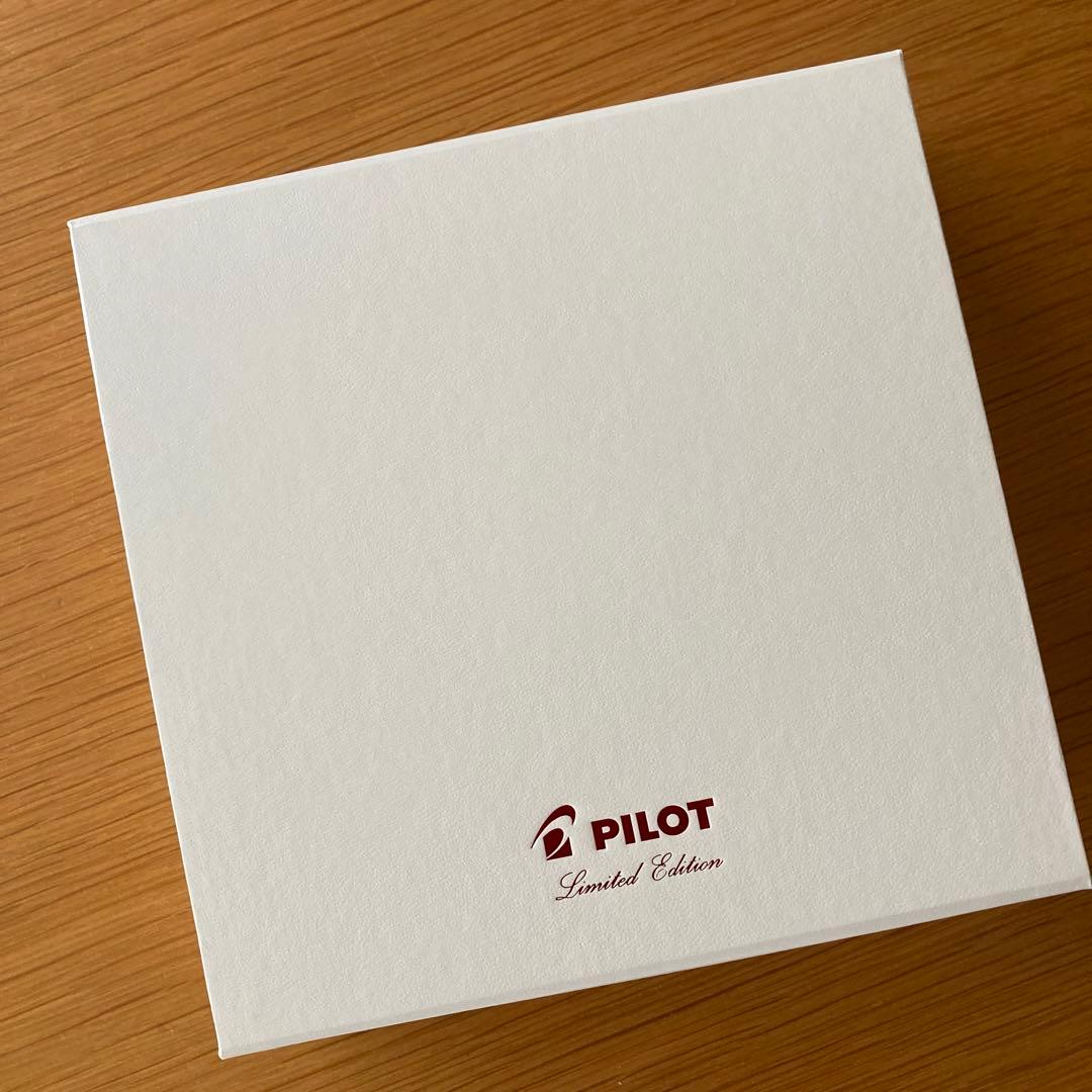 キャップレス 限定2022 コーラル レッド