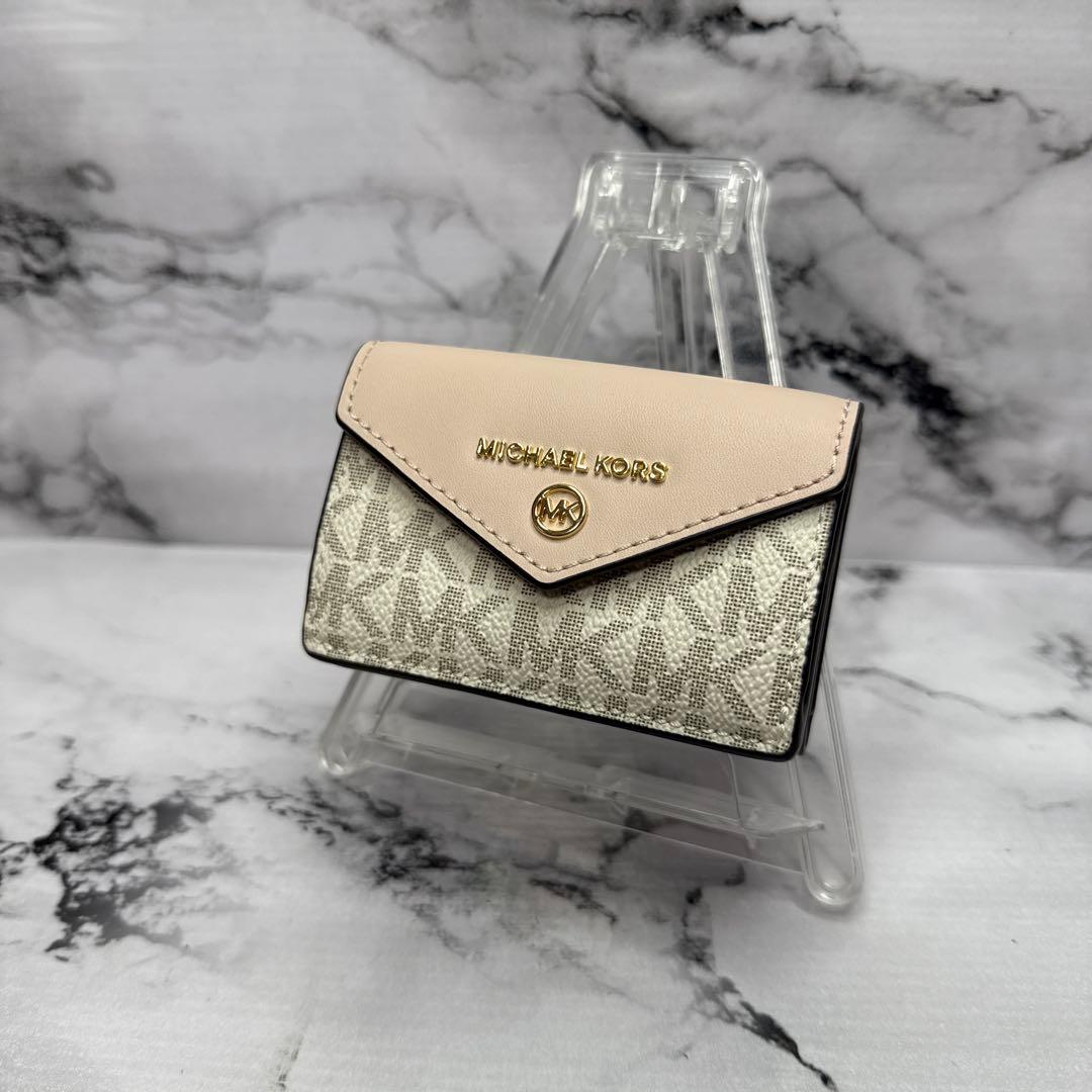 (未使用品)大人気、マイケルコース、ミニ財布、大人気デザイン、総柄、PVC地、金