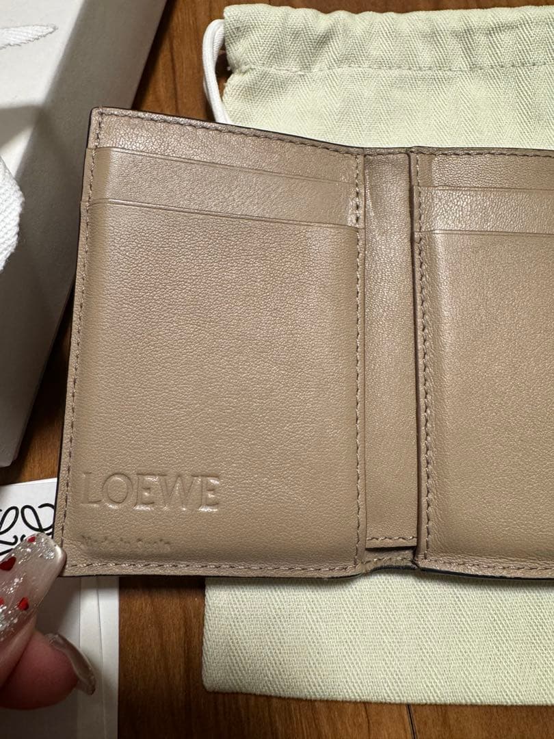 LOEWE ANAGRAM TRIFOLD WALLET サンド