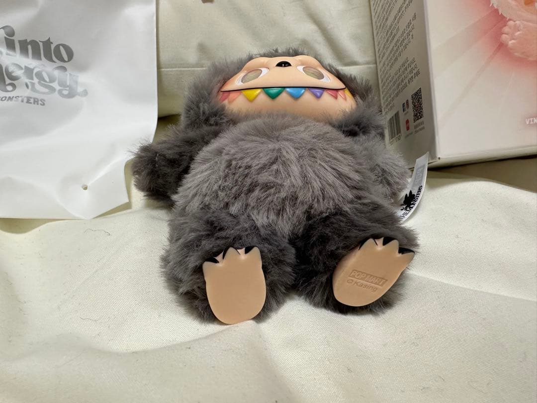 Big Into Energy ぬいぐるみ 本体ラブブシークレット