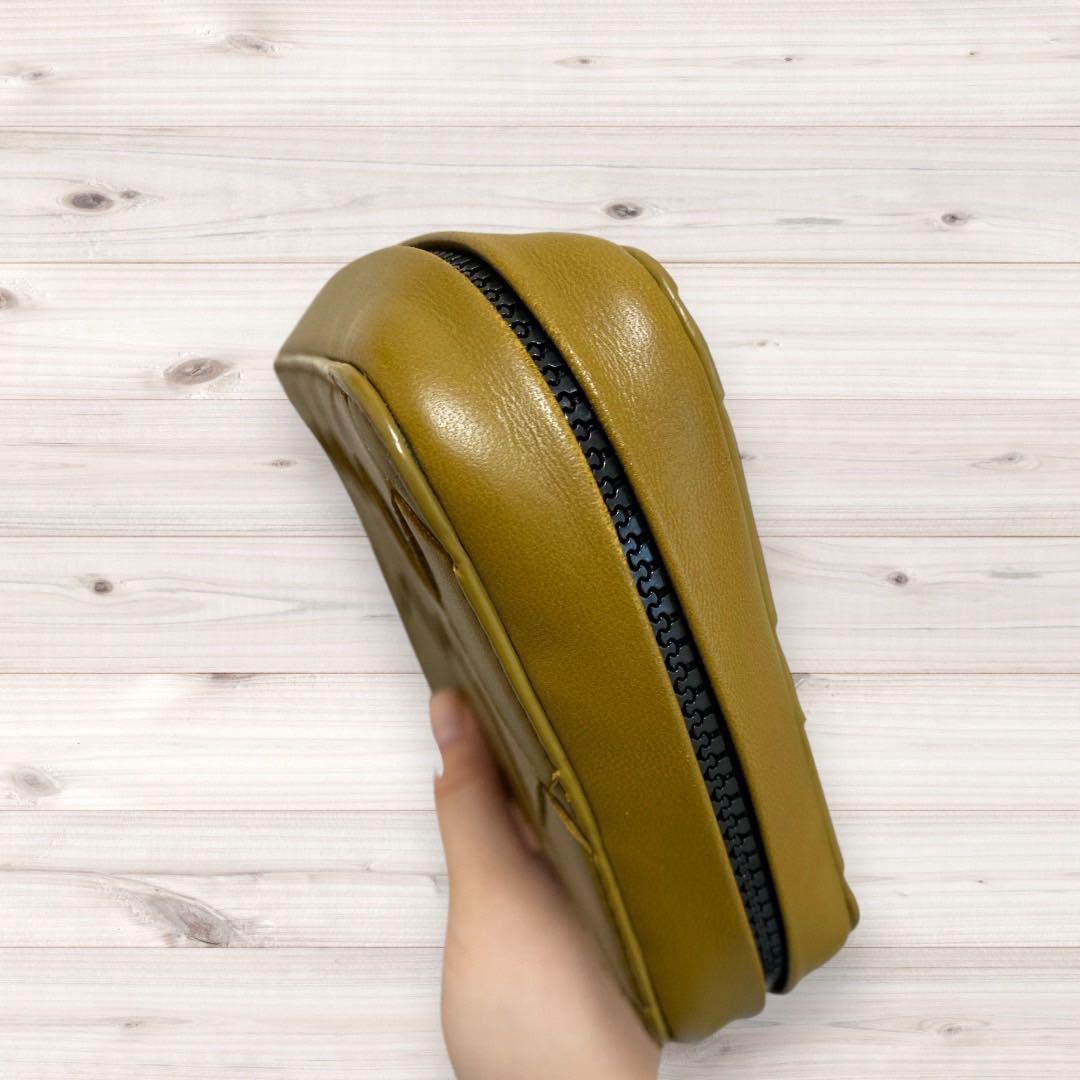 ボッテガ　トラベルケース　トラベルポーチ　オーガナイザー　ポーチ　財布　ブラウン