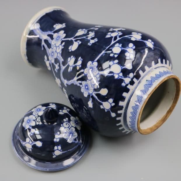 明青藍地氷梅紋将軍壺 景徳鎮 陶磁器 装飾品 現代工芸品 美術品 置物