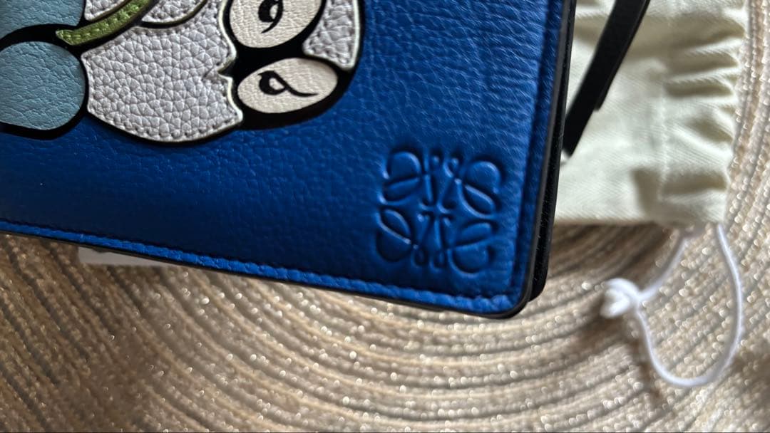 ロエベ 財布　ジップウォレット