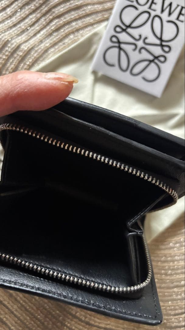 ロエベ 財布　ジップウォレット