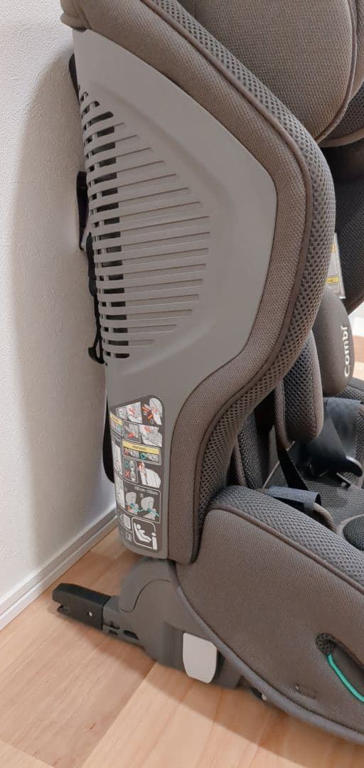 【美品、未使用】コンビ　ジュニアシート　ジョイトリップ アドバンス plus