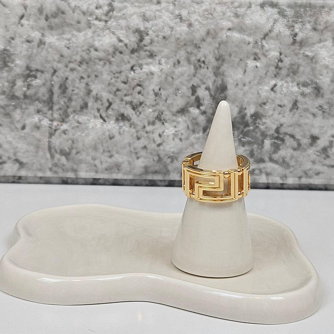 【美品】　VERSACE ヴェルサーチ リング 指輪 ゴールド 9号