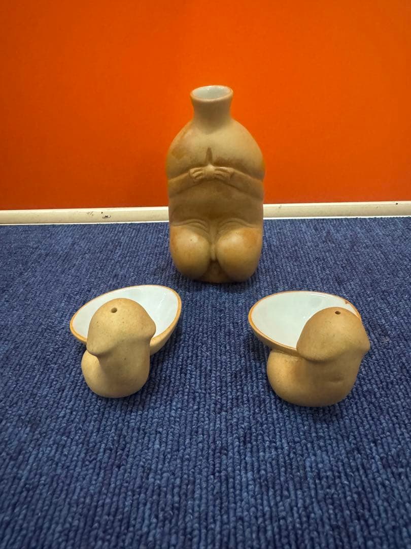 1735 美品 春画陶器 変型おかめ酒器揃　徳利1客　盃2客