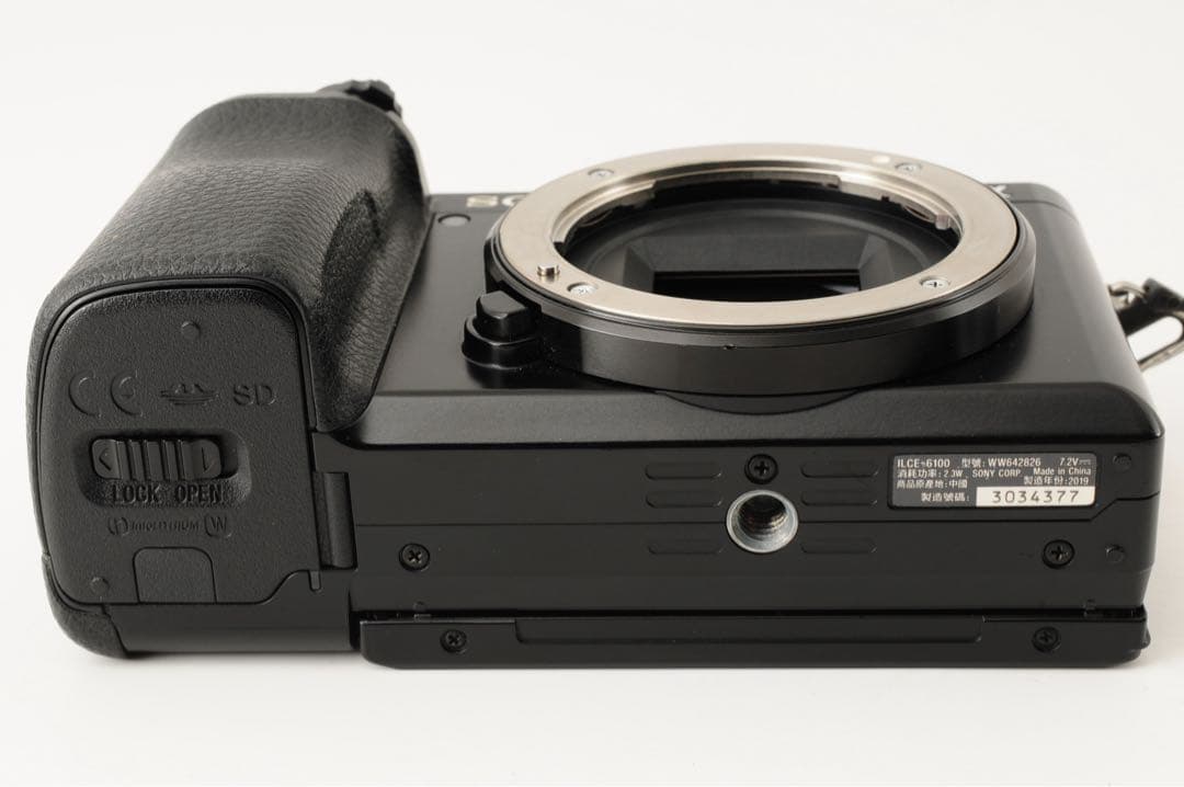 美品 ◆シャッター数:8,536回◆ SONY α6100 16-50mm