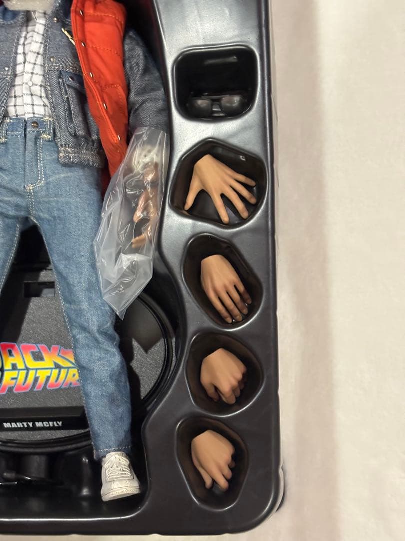 ホットトイズ バックトゥザフューチャー 1/6 マーティ・マクフライ