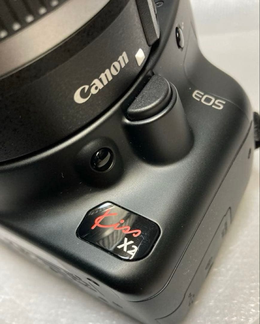 Canon EOS Kiss X2 デジタル一眼レフカメラ（セミハードケース付）