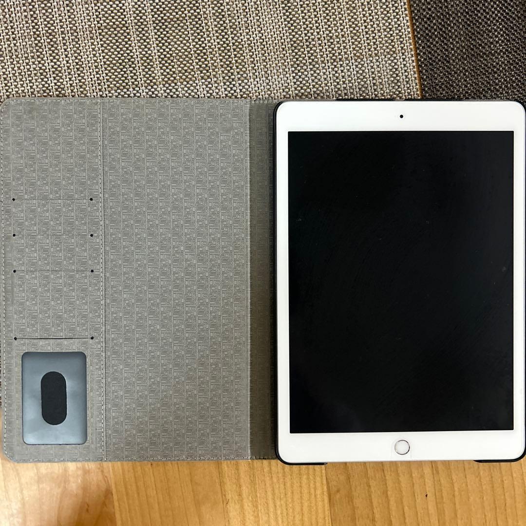【美品】Apple iPad (第7世代) 32GB Wi-Fiモデル