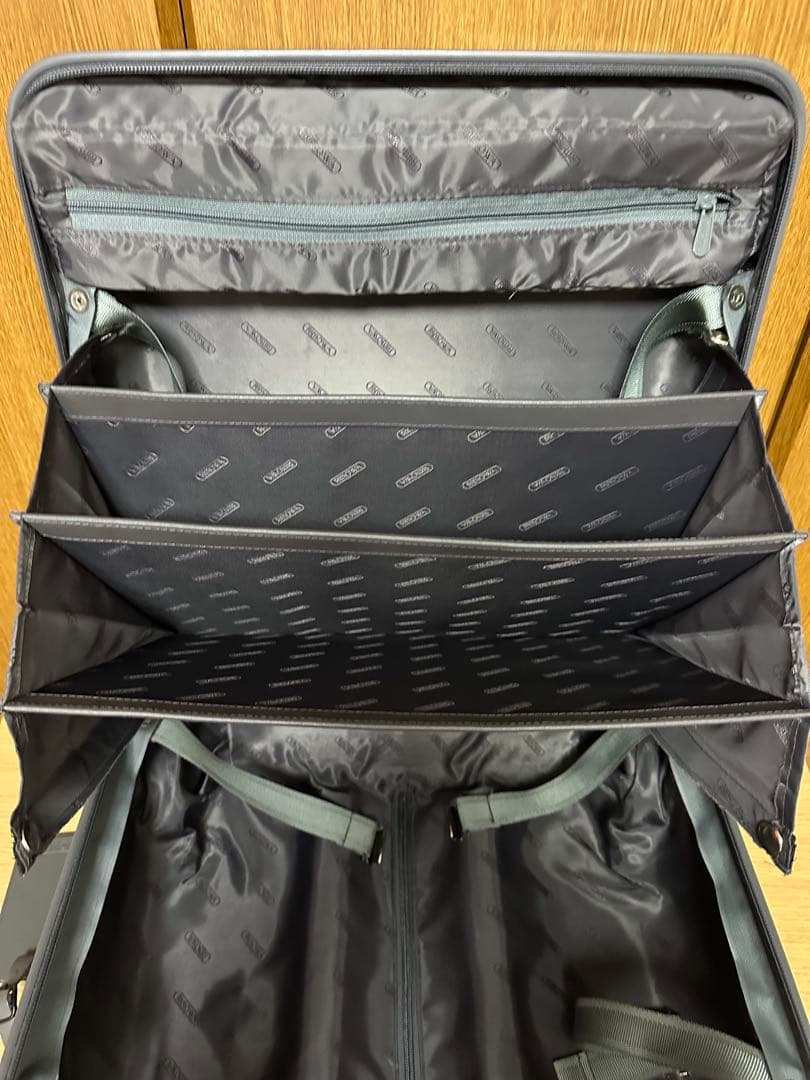 DQT 　RIMOWA リモワ　スーツケース 23L 伊勢丹本店購入