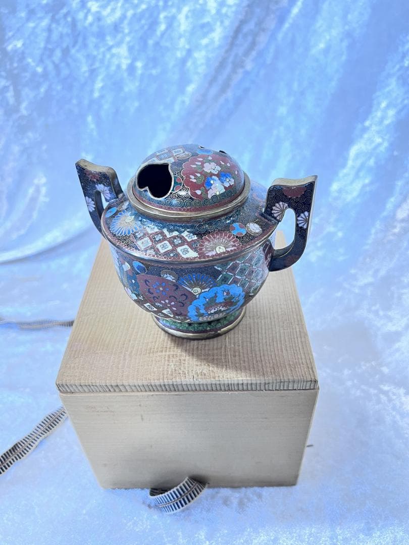 七宝香炉　蓋付き　明治期　合せ箱　花草紋　菊　梅 W12×D10×H9㎝