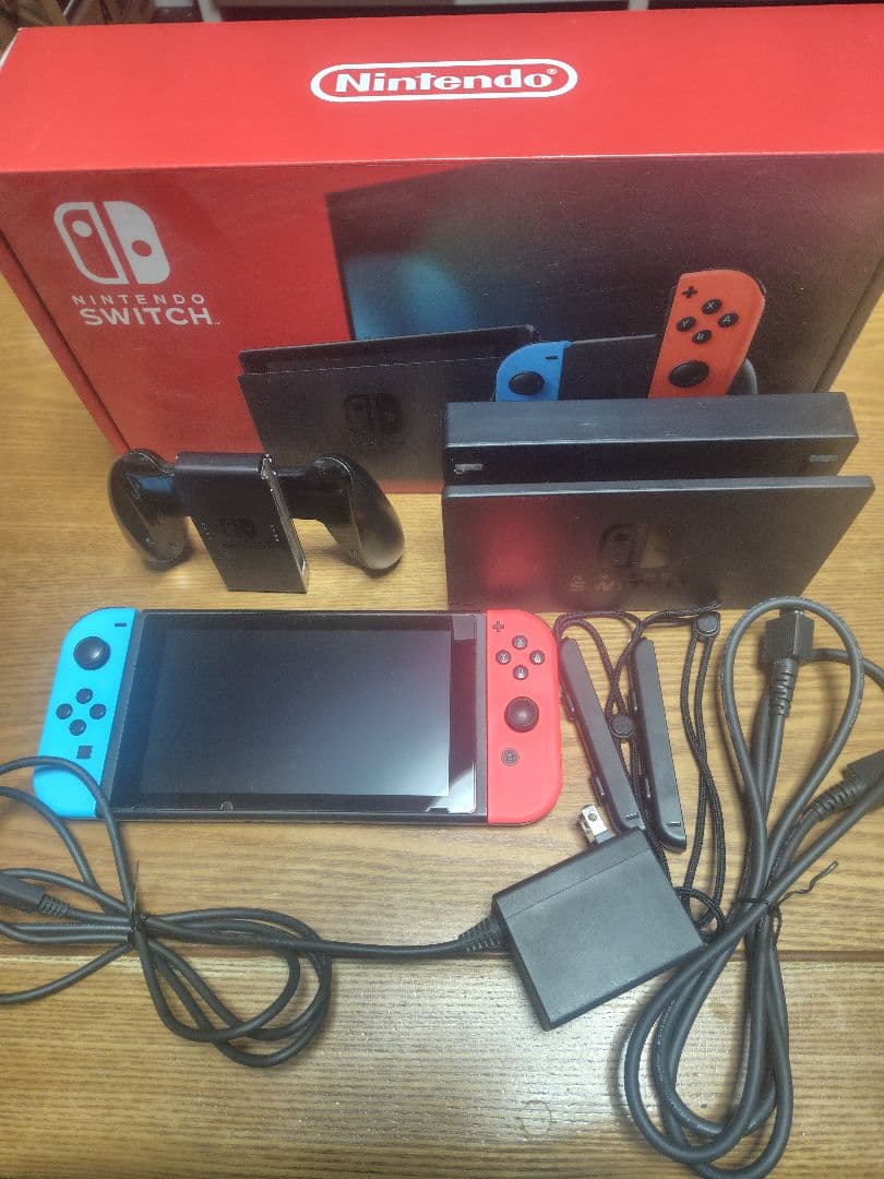 Nintendo Switch 本体 ネオンブルー・ネオンレッド