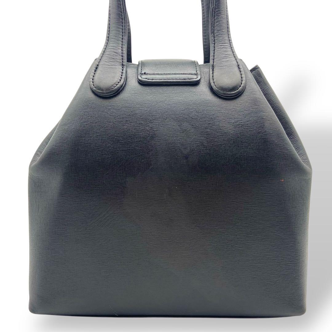 ジバンシー ハンドバッグ 腕掛け レザー 黒 ブラック 金具ロゴ ターンロック