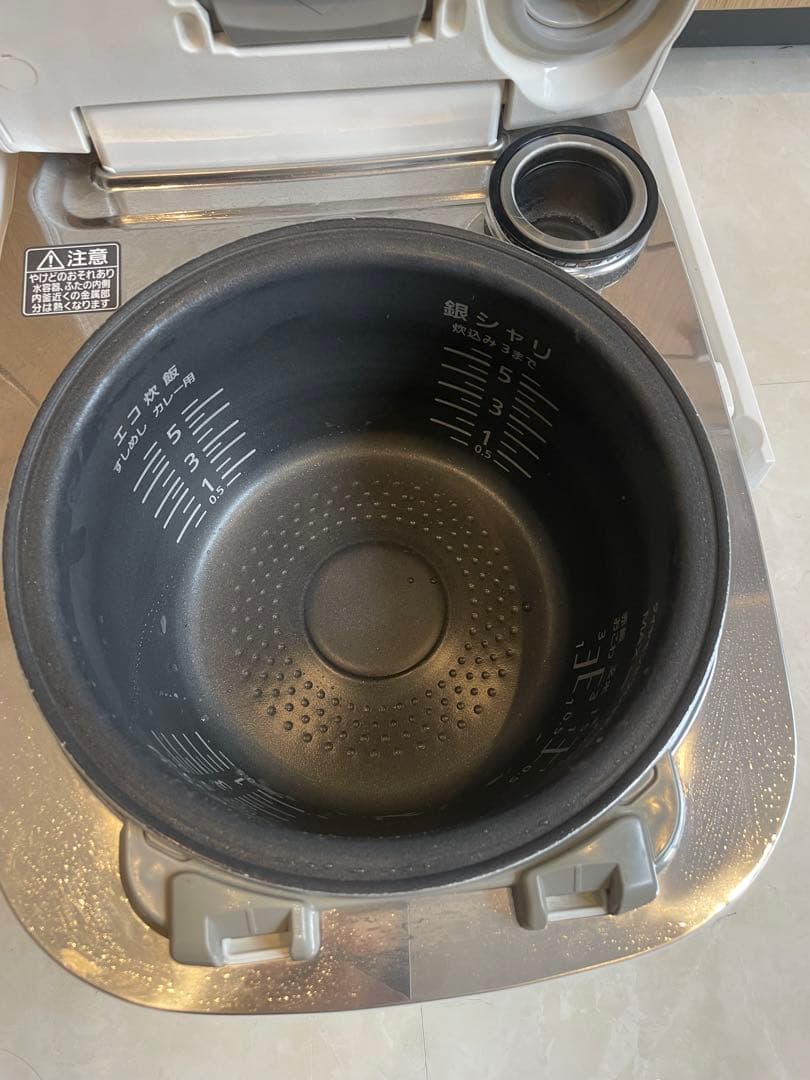 パナソニック5.5合炊きSR-SSX101 炊飯器