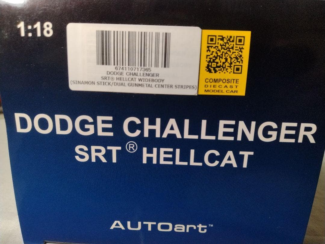27　オートアート　1/18　ダッジチャレンジャー　SRT HELLCAT