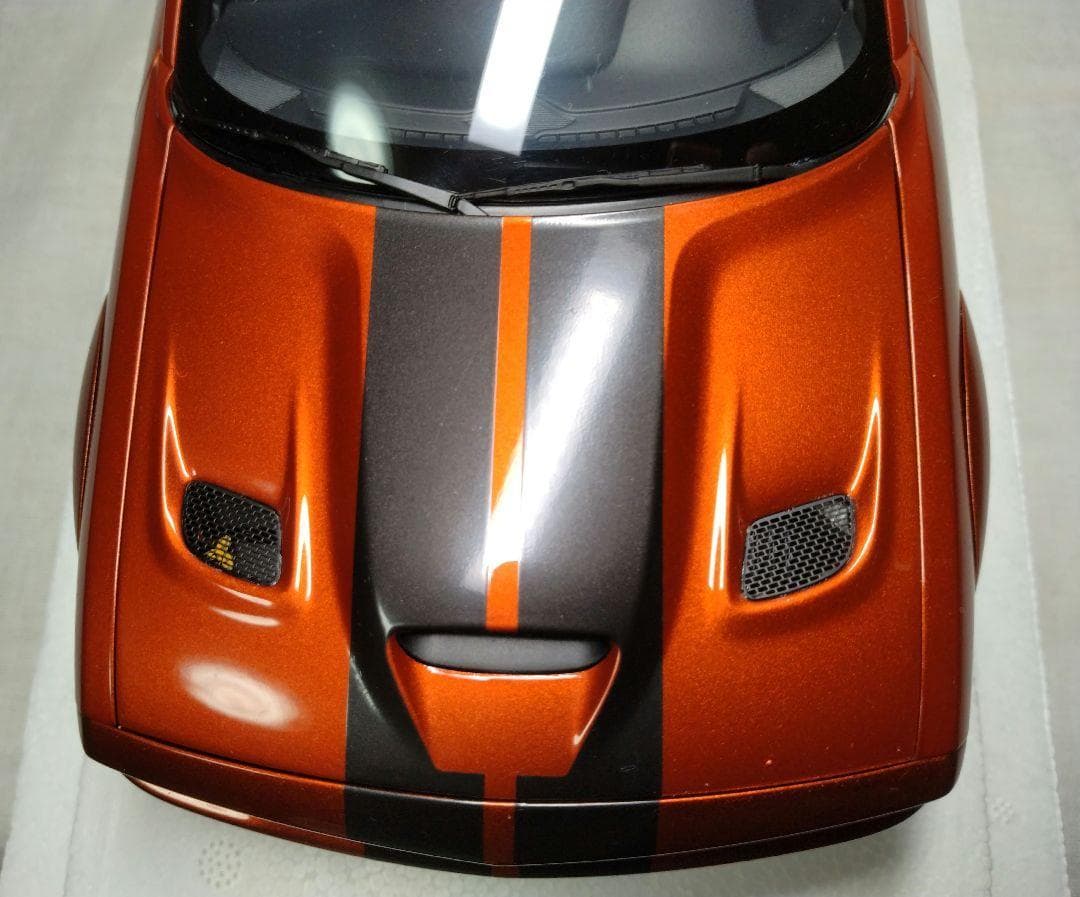 27　オートアート　1/18　ダッジチャレンジャー　SRT HELLCAT