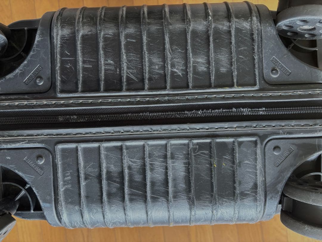 Y*様 RIMOWA ESSENTIALSLEEVE CabinPlus