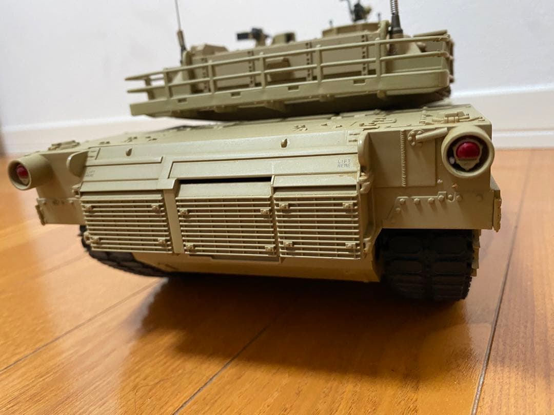 ル*ス様 東京マルイ バトルタンク1/24 アメリカ軍主力戦車 M1 A2 エイ