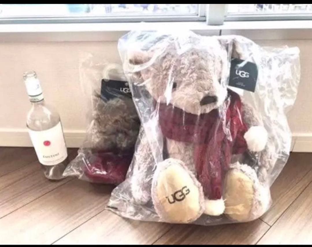 UGG テディベア 日本未入荷　出産祝　ぬいぐるみ　アグ　誕生日祝い　大きい