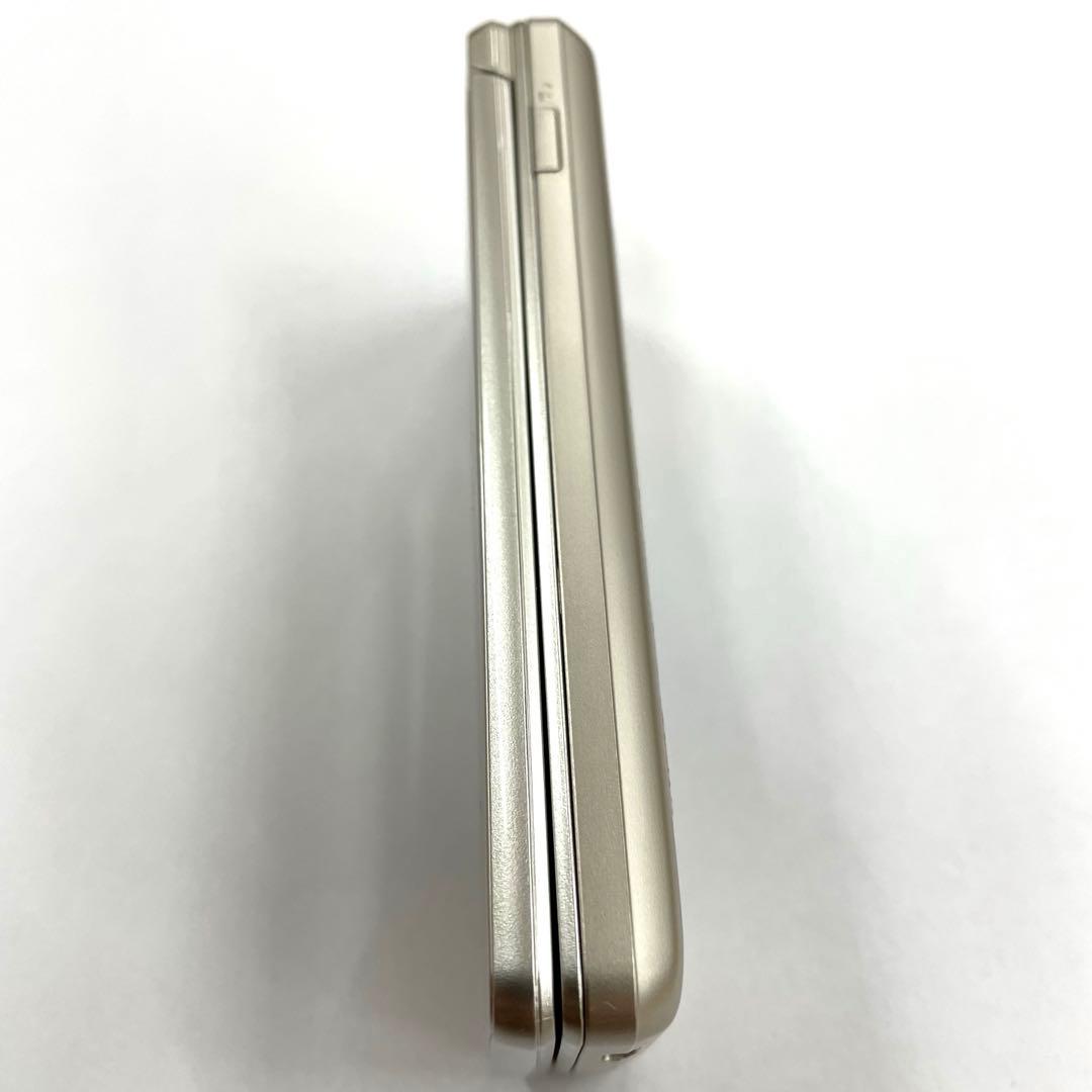 docomo ガラケー　 ゴールド　AQUOS