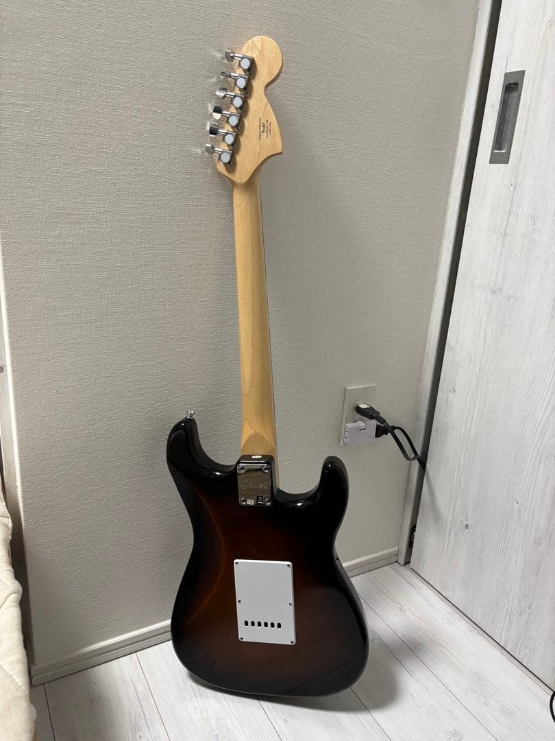 Squier レフティ Affinity ストラトキャスター サンバースト 左