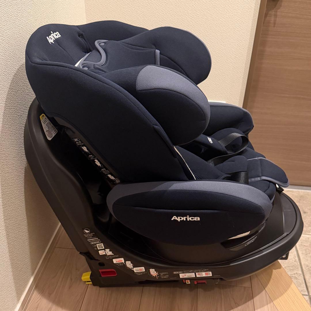 Aprica フラディア プラス ライト チャイルドシート(ライトネイビー)