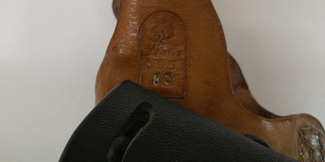 ディサンティス ホルスター