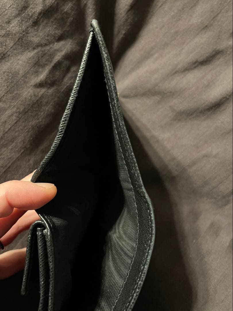 せ*も様 PRADA ブラック 二つ折り財布