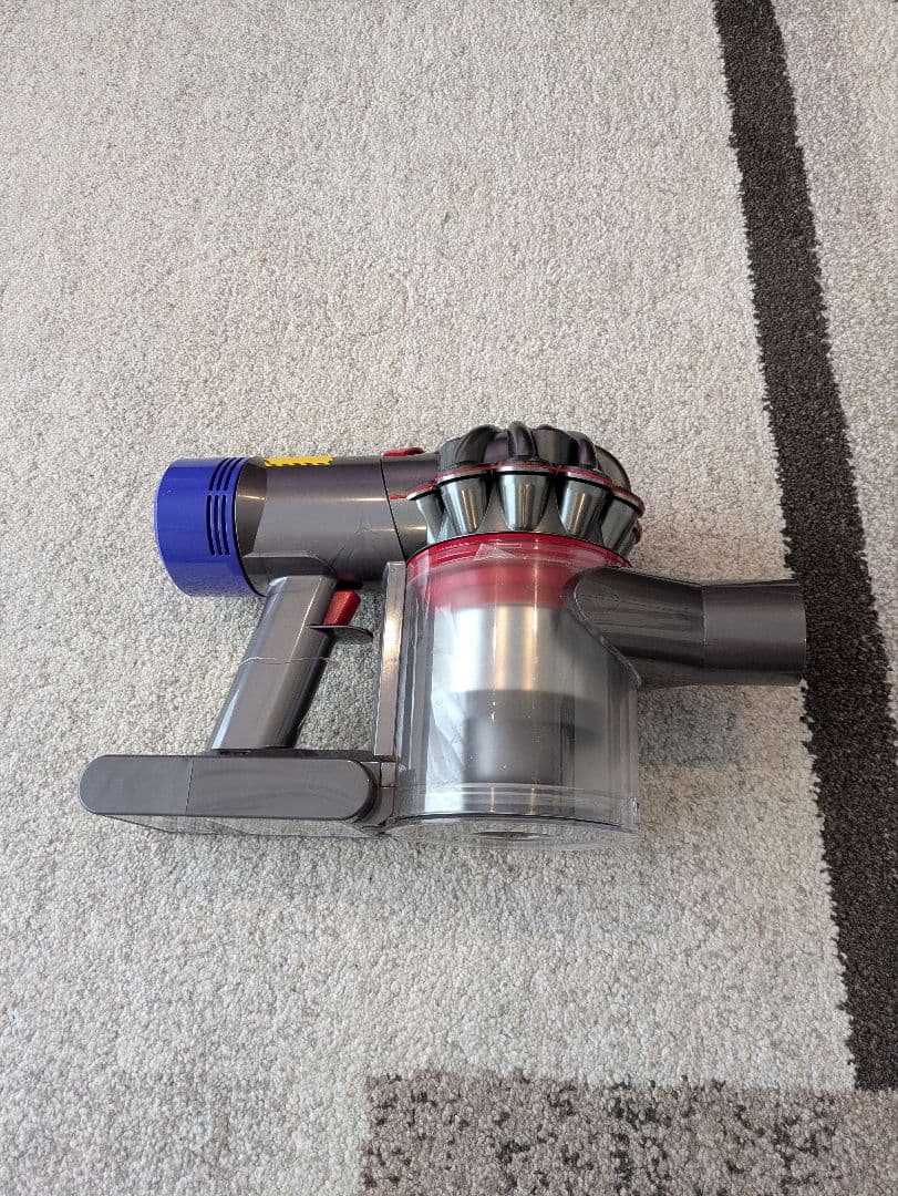 dyson ダイソン SV10 V8 コードレスクリーナー 掃除機