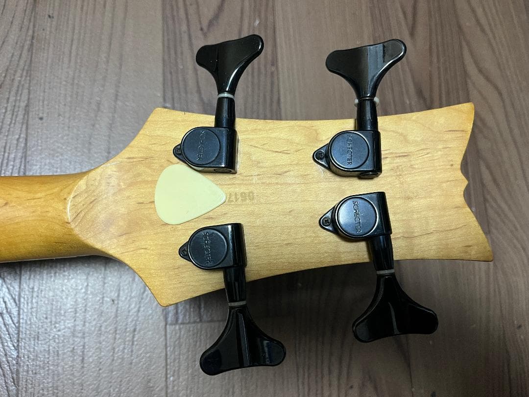 SCHECTER EXTREME-4 ベース アクティブPU シースルーレッド