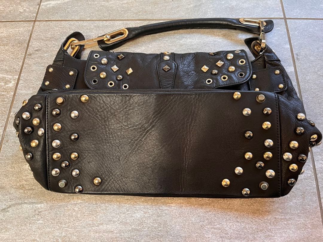 jimmy choo コラボ スタッズ付きブラックレザーショルダーバッグ