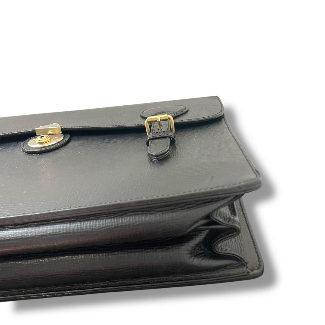 BURBERRY バーバリー　ビジネスバッグ 黒 オールレザー フラップ 金具