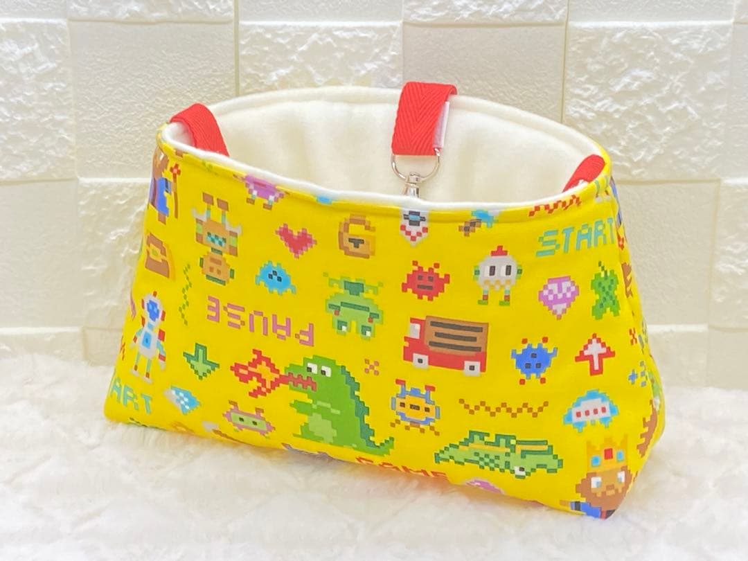 フクロモモンガ　ポーチ　iPhooページ