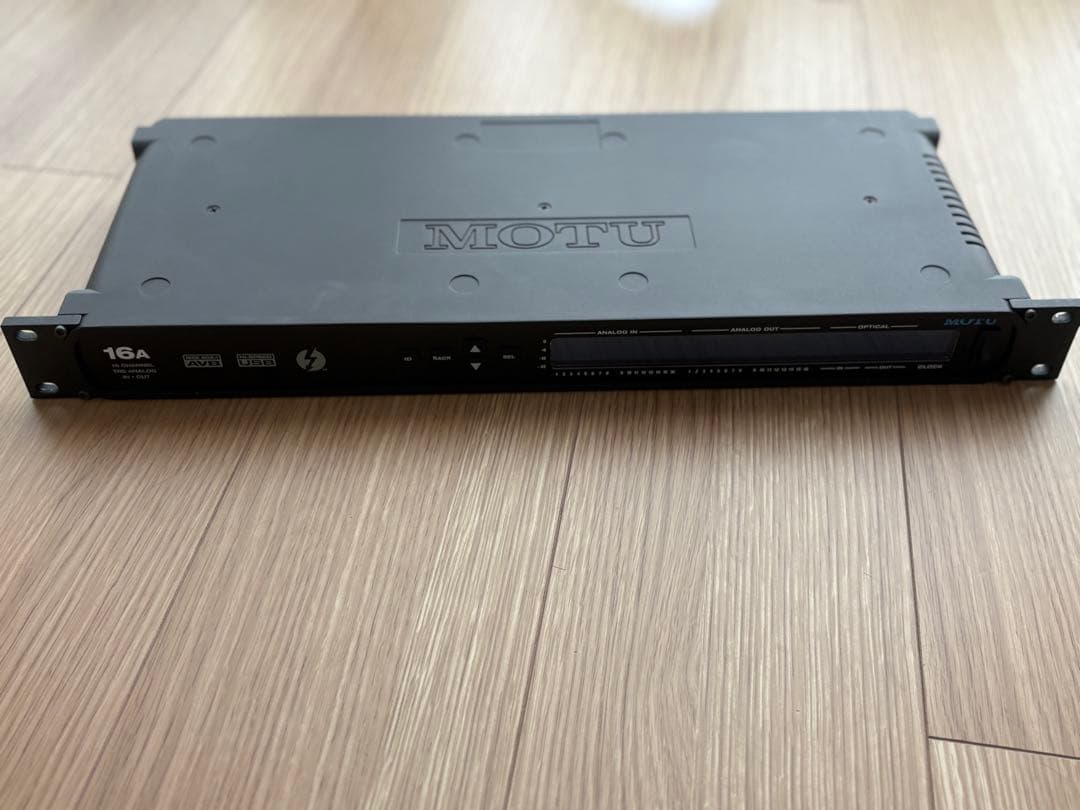 MOTU 16A Thunderboltケーブルおまけ付き